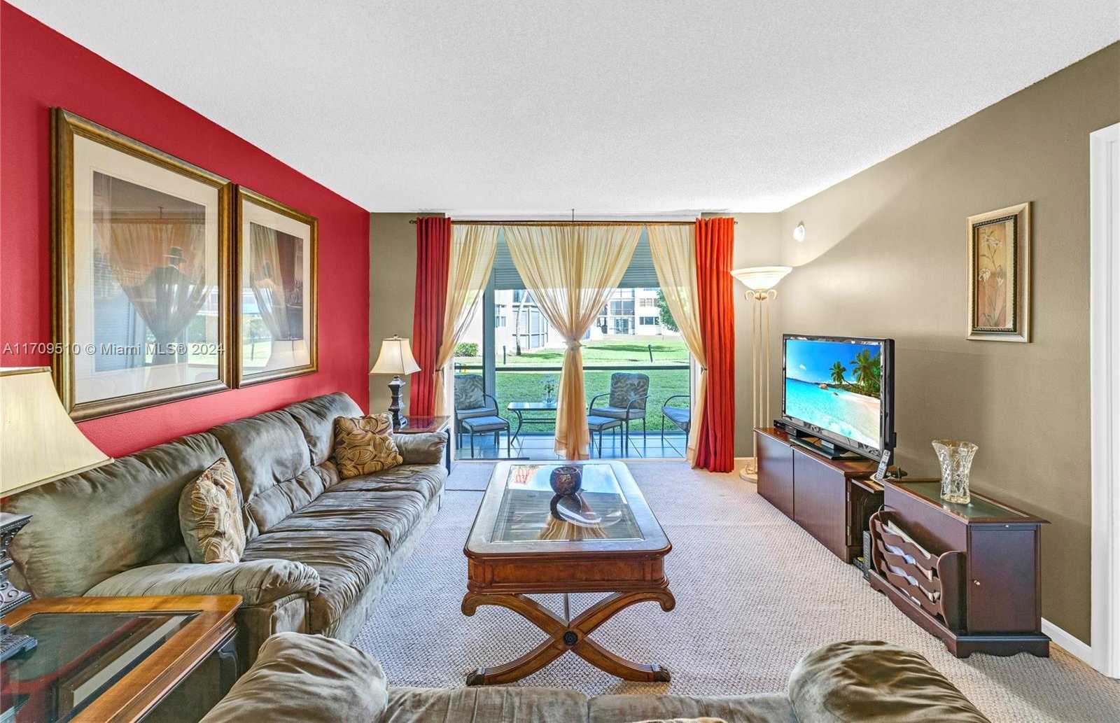 Small Image of 9800 NORTH HOLLYBROOK LAKE DR #109, Pembroke Pines Number 19