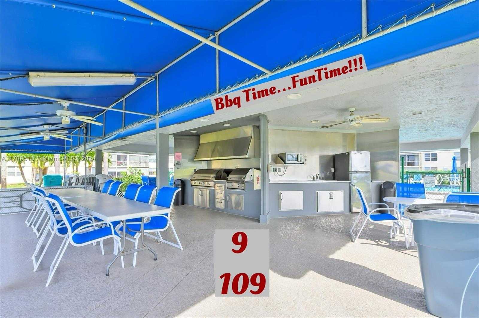 Small Image of 9800 NORTH HOLLYBROOK LAKE DR #109, Pembroke Pines Number 27