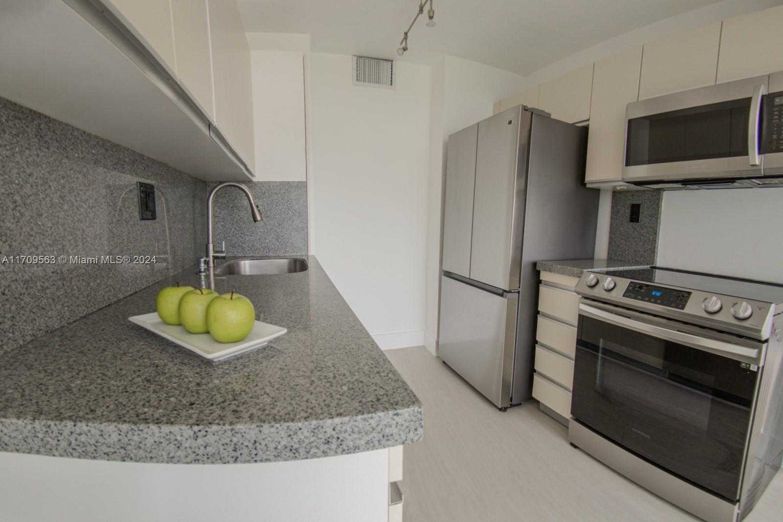 Small Image of 18181 NORTH EAST 31ST CT #1605, Aventura Number 10