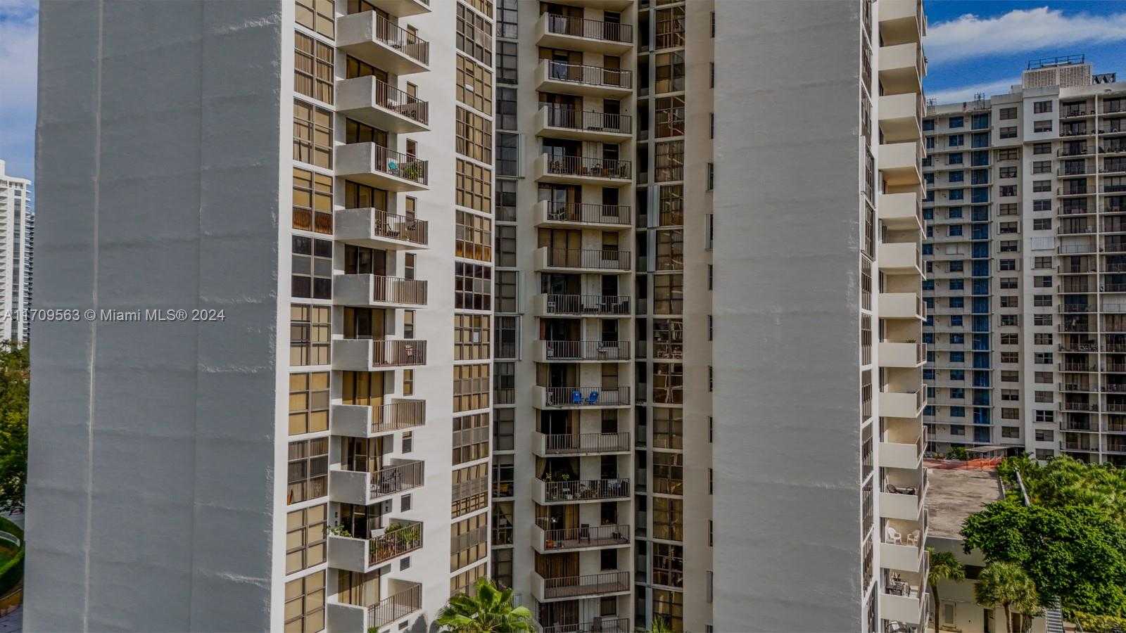 Small Image of 18181 NORTH EAST 31ST CT #1605, Aventura Number 37