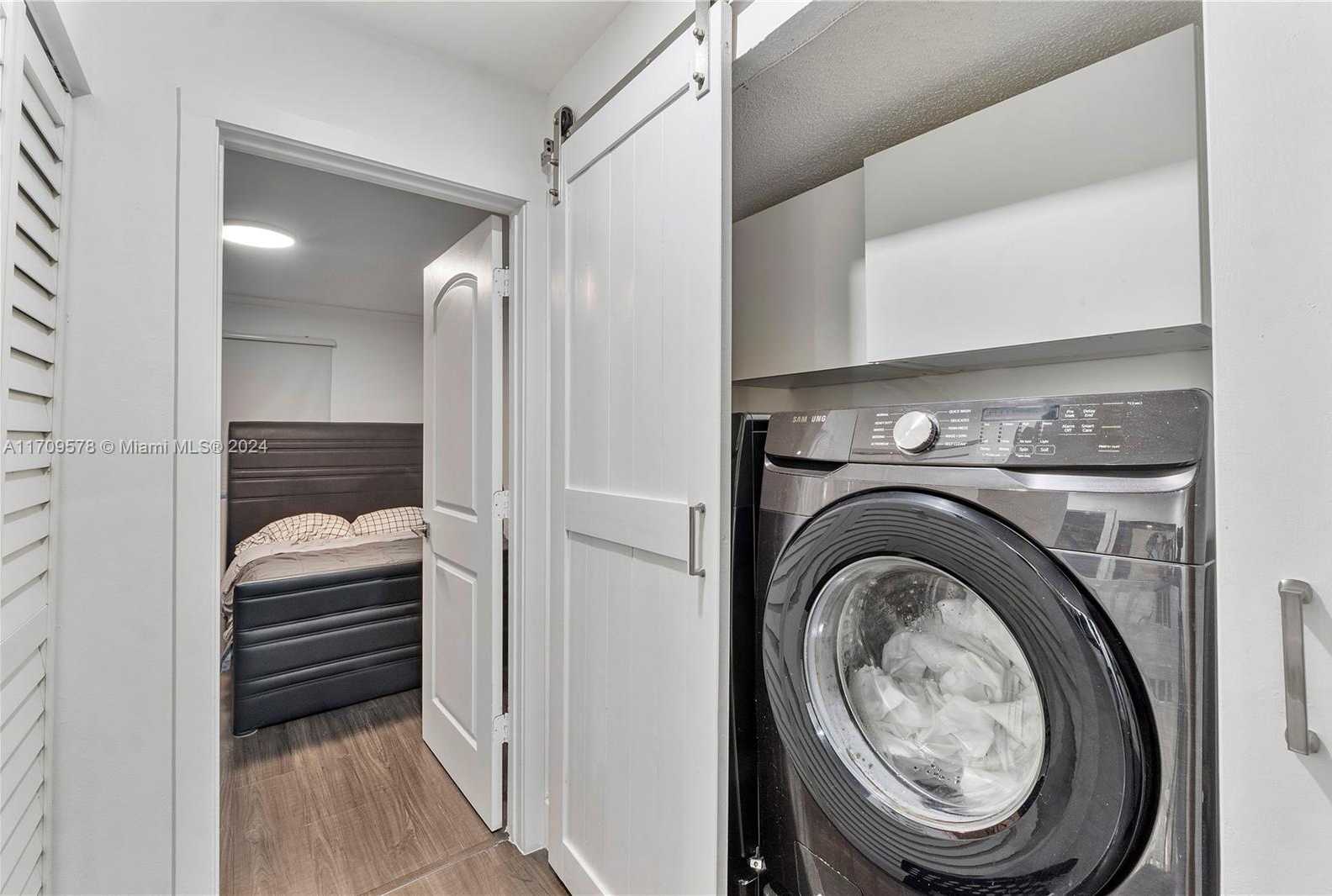Small Image of 10307 SOUTH WEST 20TH ST, Miramar Number 17