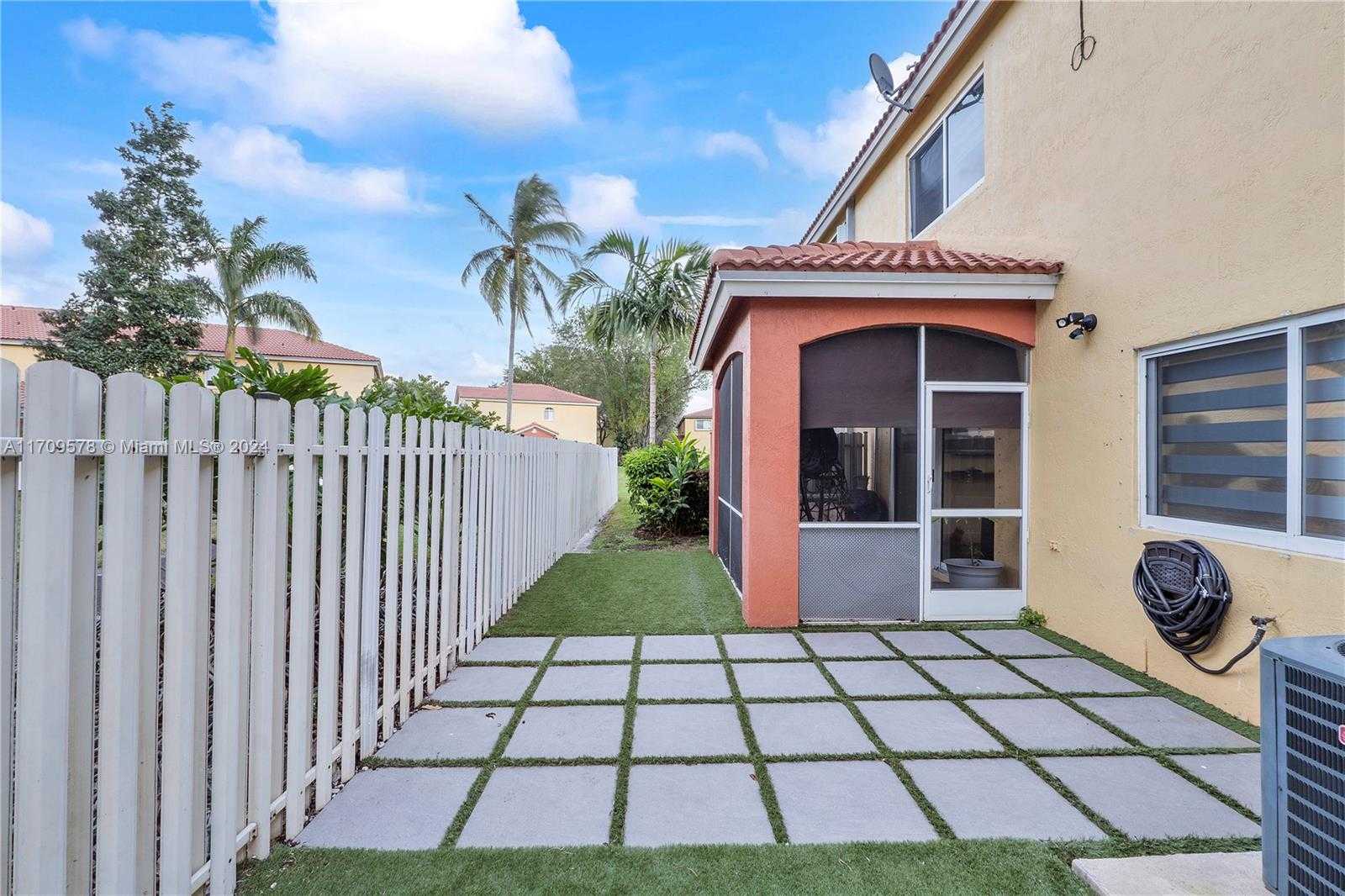 Small Image of 10307 SOUTH WEST 20TH ST, Miramar Number 19