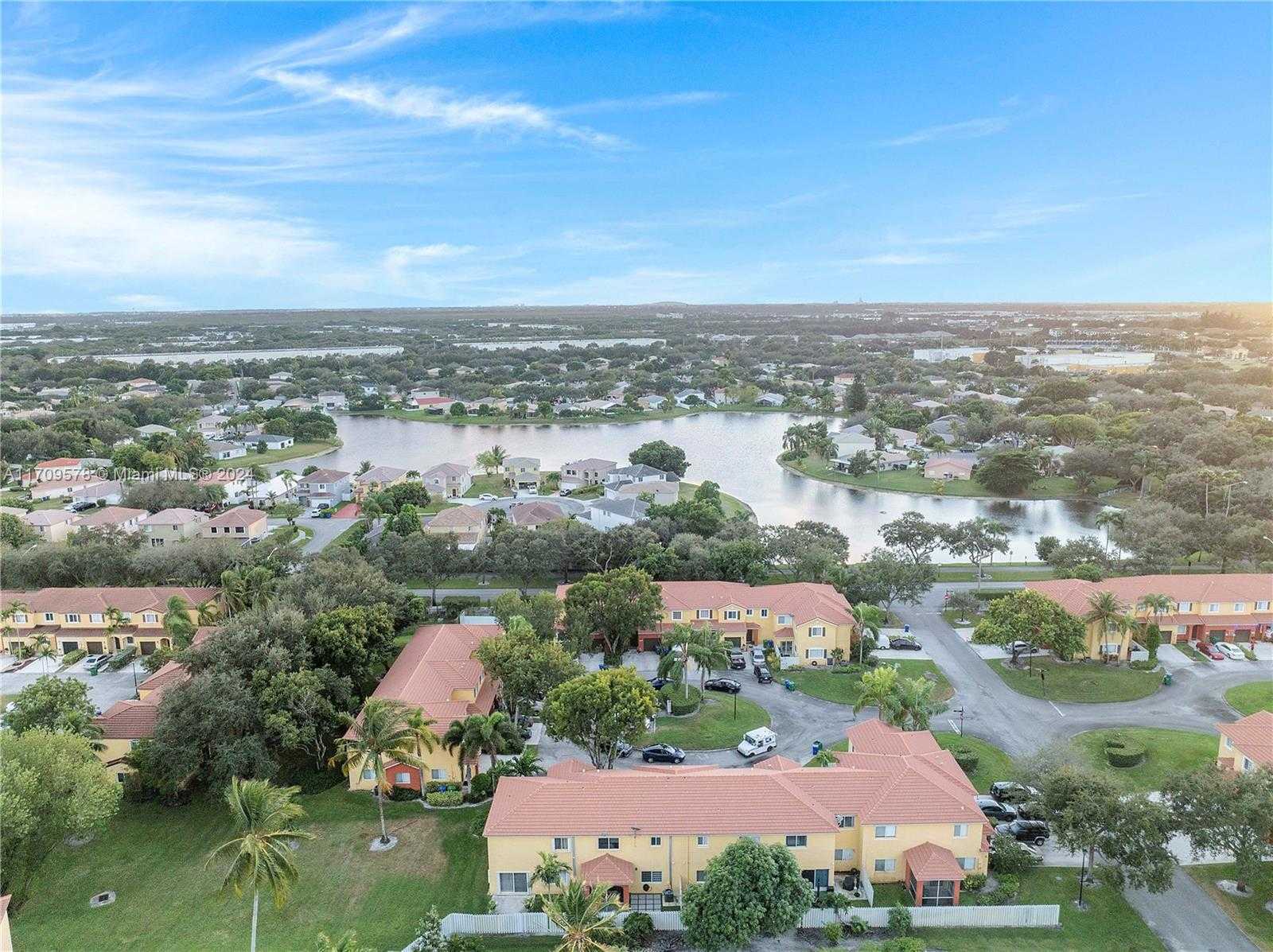 Small Image of 10307 SOUTH WEST 20TH ST, Miramar Number 24
