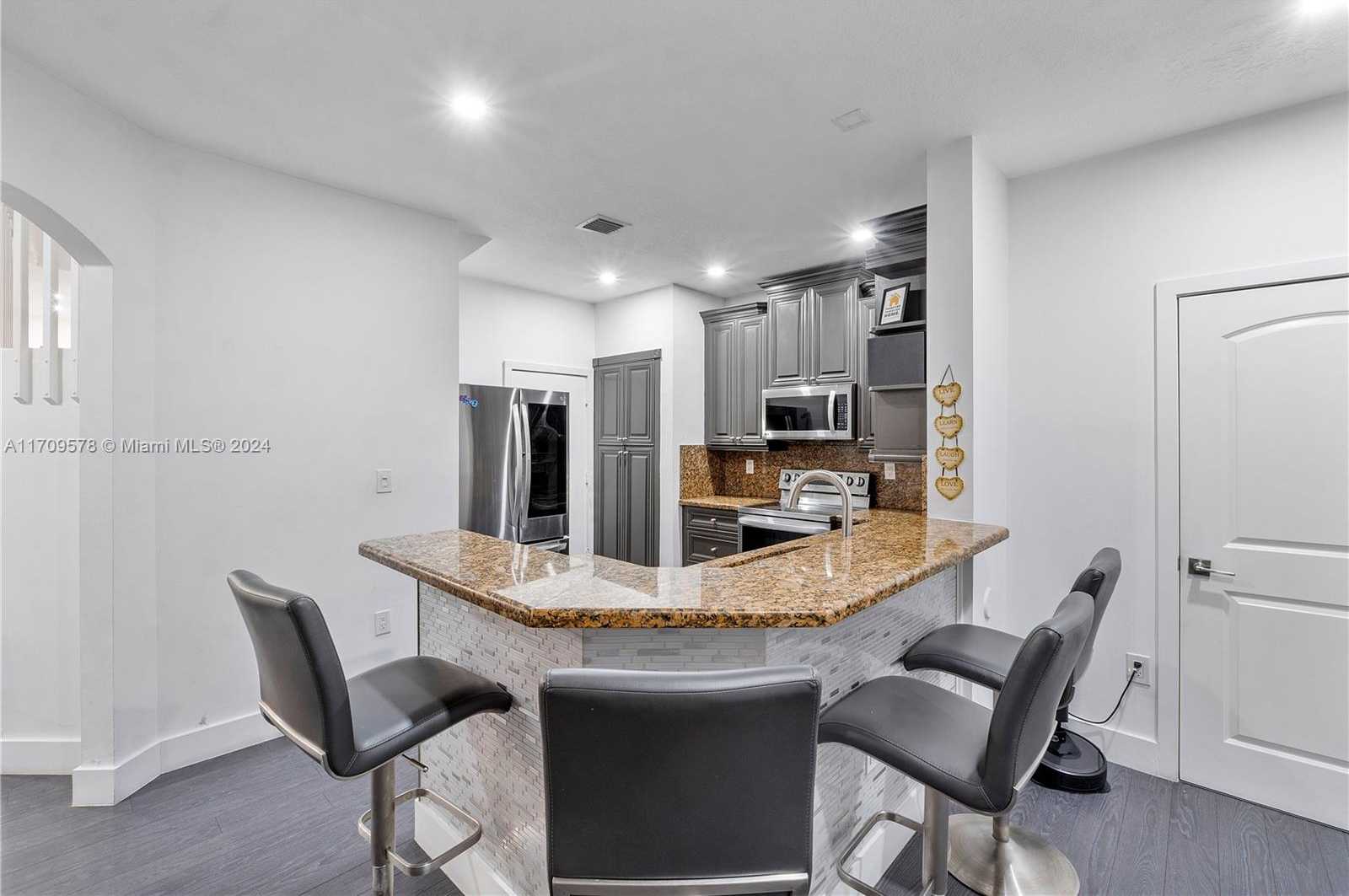 Small Image of 10307 SOUTH WEST 20TH ST, Miramar Number 7