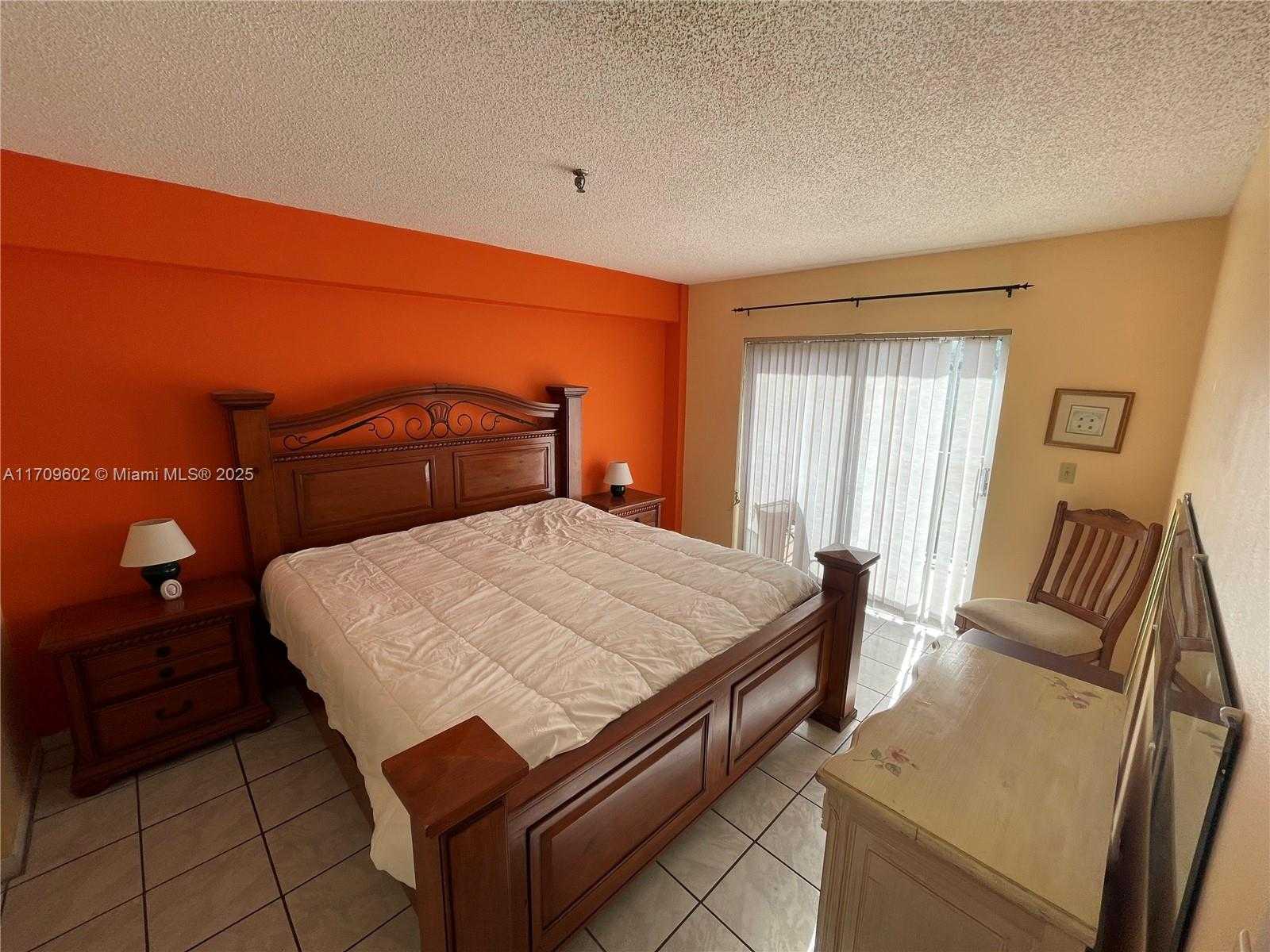 Small Image of 201 180TH DR #411, Sunny Isles Beach Number 5