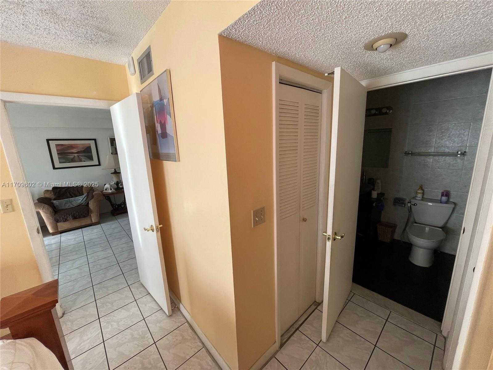 Small Image of 201 180TH DR #411, Sunny Isles Beach Number 6