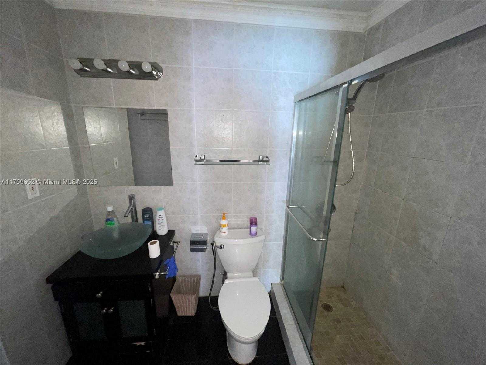Small Image of 201 180TH DR #411, Sunny Isles Beach Number 7