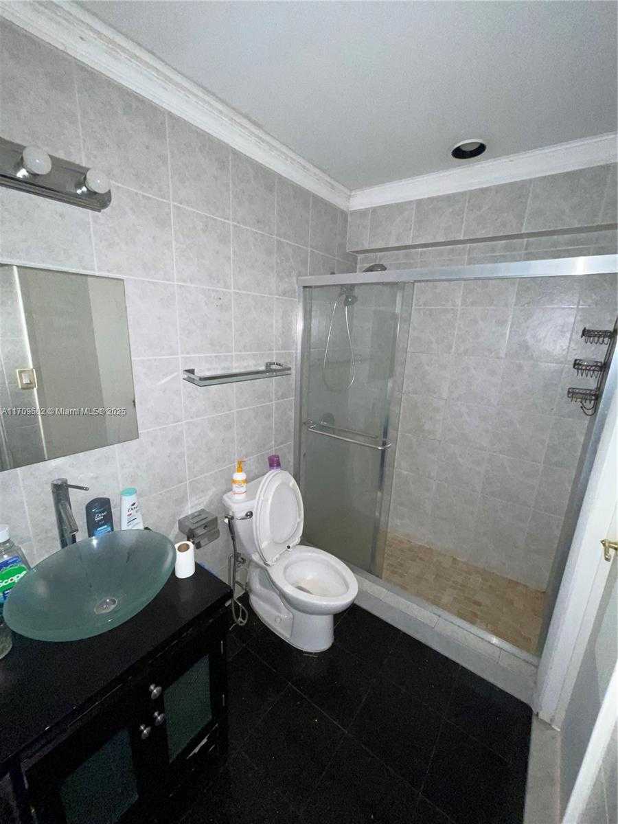 Small Image of 201 180TH DR #411, Sunny Isles Beach Number 8