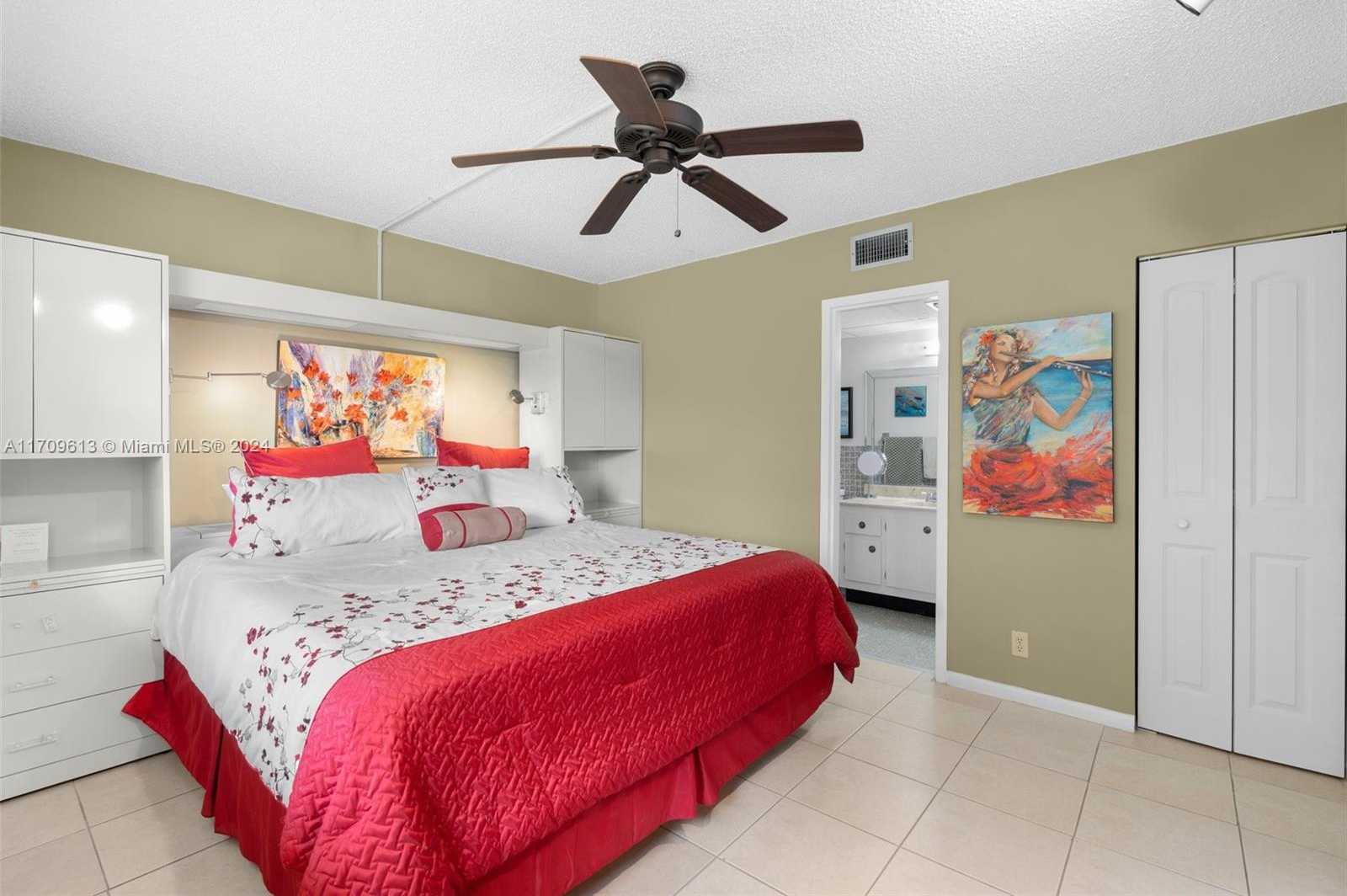 Small Image of 1045 COUNTRY CLUB DR #402, Margate Number 13