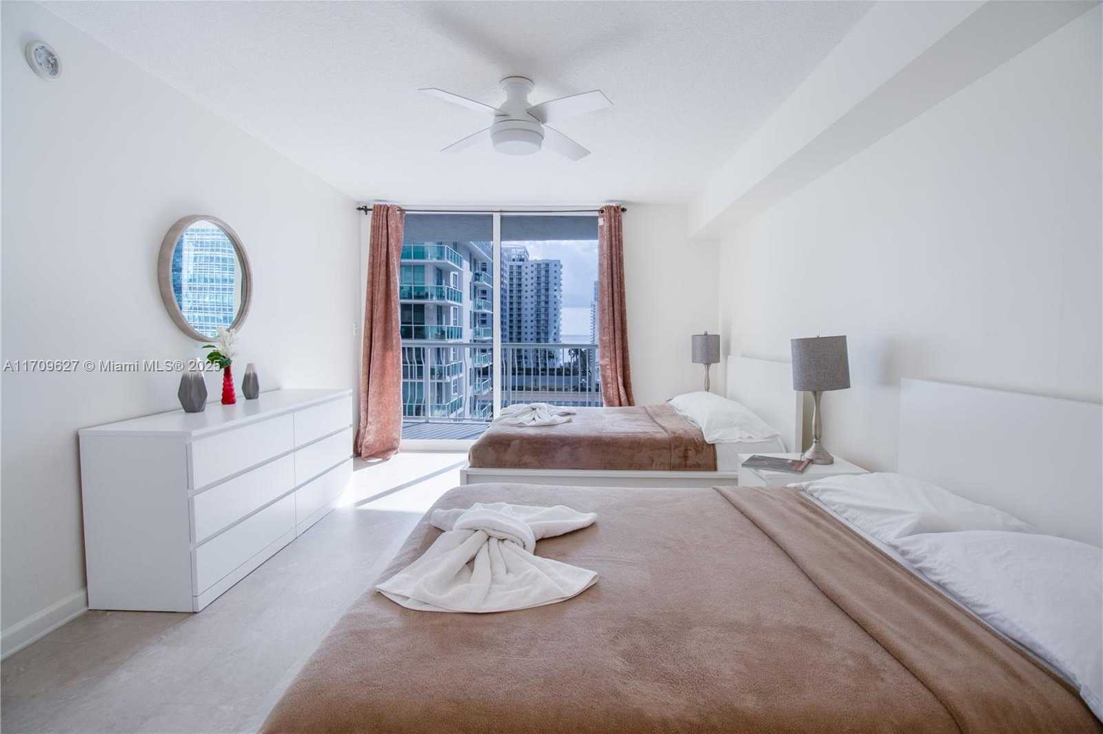 Small Image of 1200 BRICKELL BAY DR #1919, Miami Number 10