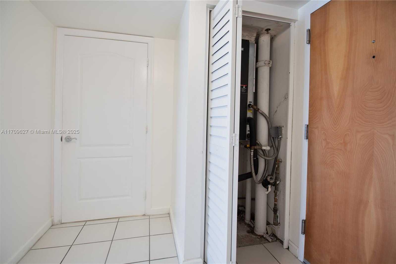 Small Image of 1200 BRICKELL BAY DR #1919, Miami Number 17