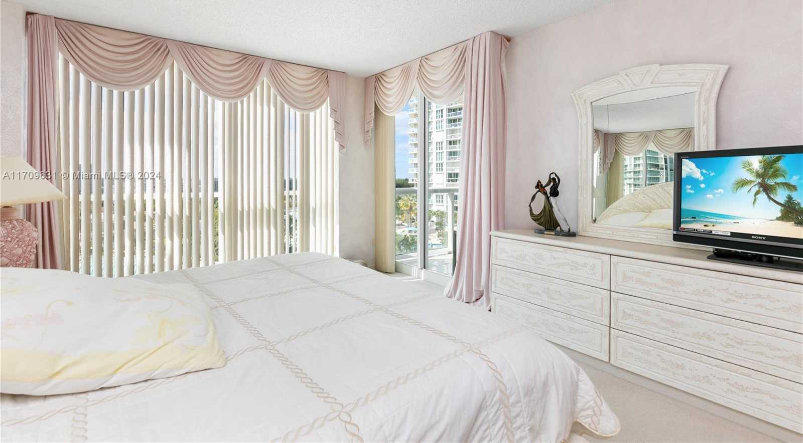 Small Image of 16400 COLLINS AVE #745, Sunny Isles Beach Number 25