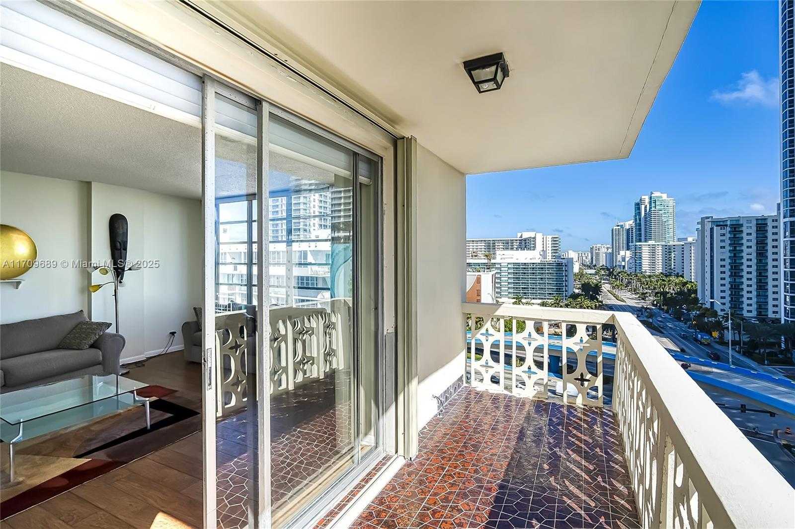Small Image of 1825 SOUTH OCEAN DR #PH-1, Hallandale Beach Number 14