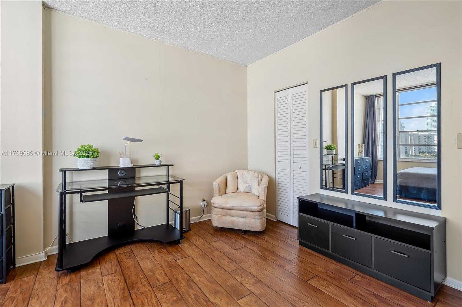 Small Image of 1825 SOUTH OCEAN DR #PH-1, Hallandale Beach Number 28
