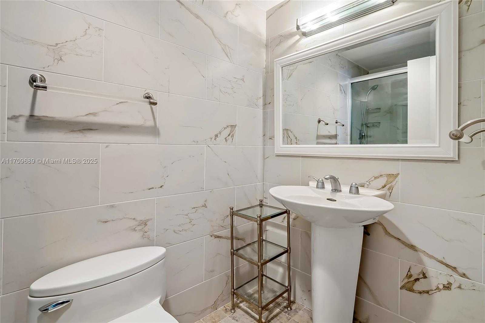 Small Image of 1825 SOUTH OCEAN DR #PH-1, Hallandale Beach Number 32