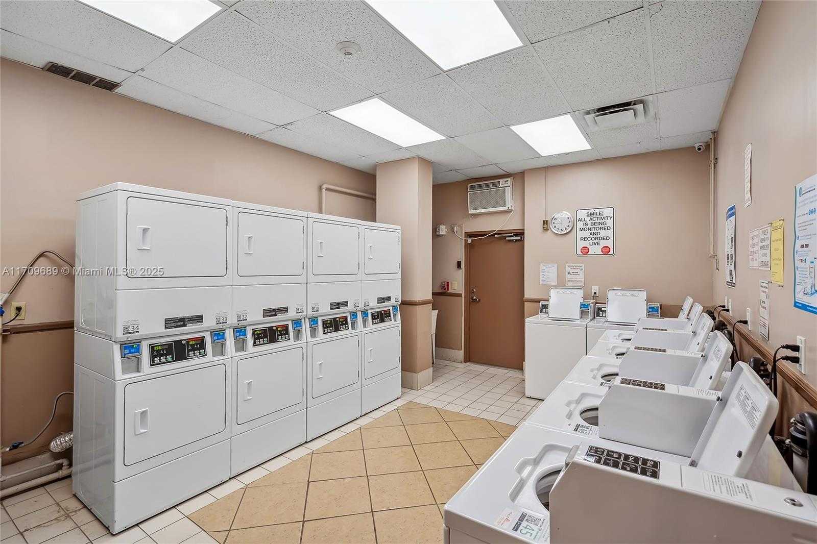 Small Image of 1825 SOUTH OCEAN DR #PH-1, Hallandale Beach Number 39