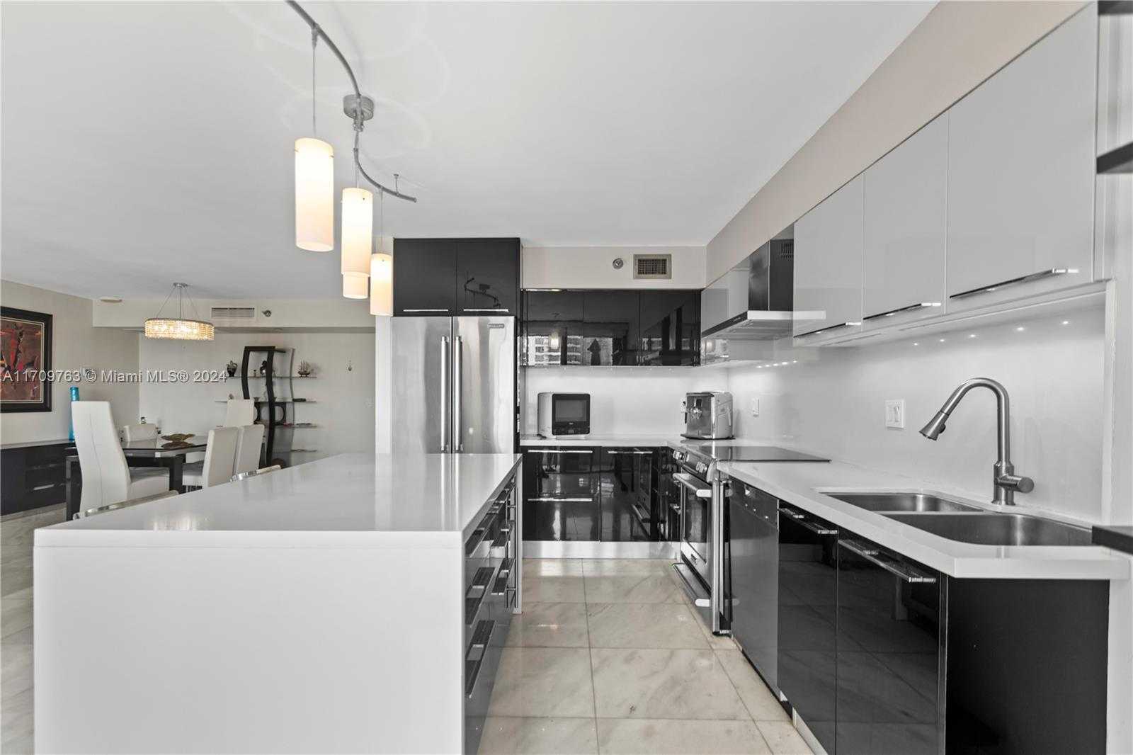 Small Image of 19101 NORTH EAST 36TH CT #902, Aventura Number 4
