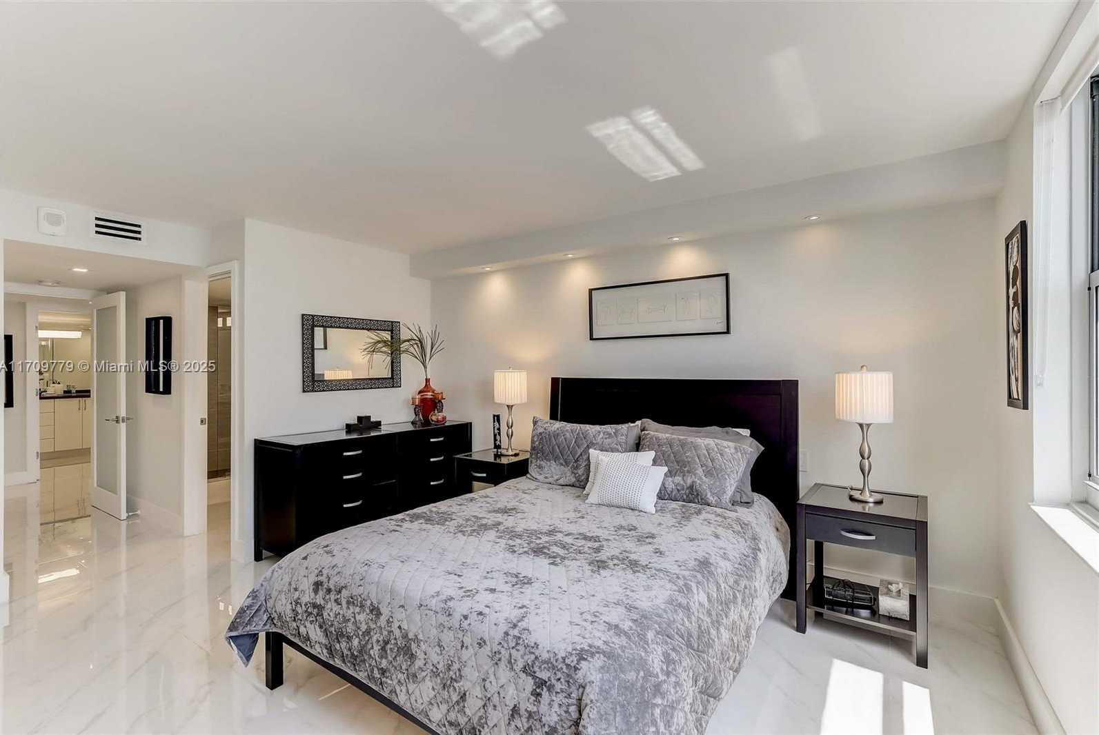 Small Image of 1912 SOUTH OCEAN DR #17A, Hallandale Beach Number 34