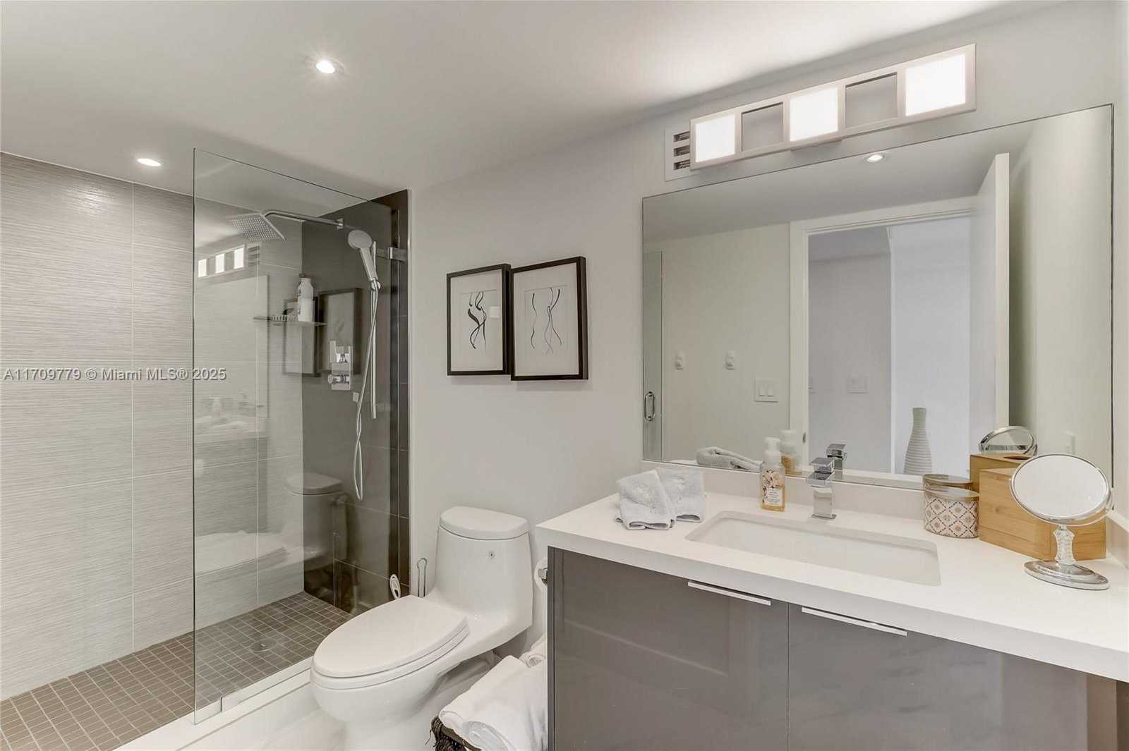 Small Image of 1912 SOUTH OCEAN DR #17A, Hallandale Beach Number 36
