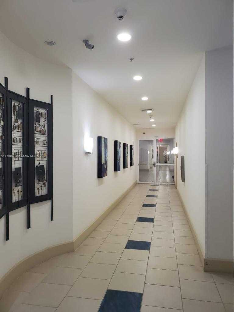 Small Image of 2000 NORTH BAYSHORE DR #122, Miami Number 7