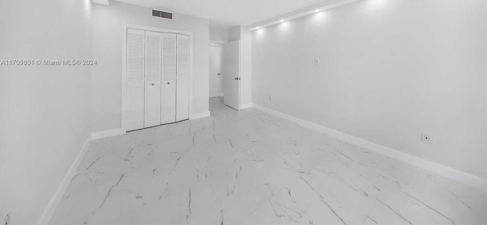 Small Image of 9801 COLLINS AVE #15X, Bal Harbour Number 23