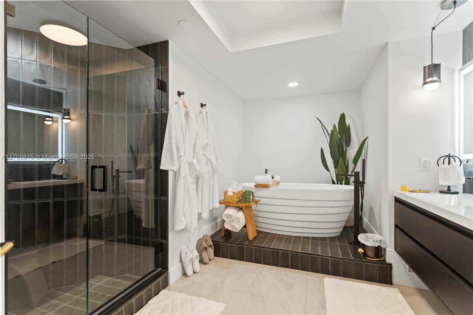 Small Image of 1331 BRICKELL BAY DR #1011, Miami Number 28