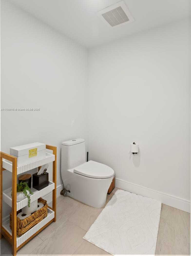 Small Image of 1331 BRICKELL BAY DR #1011, Miami Number 31