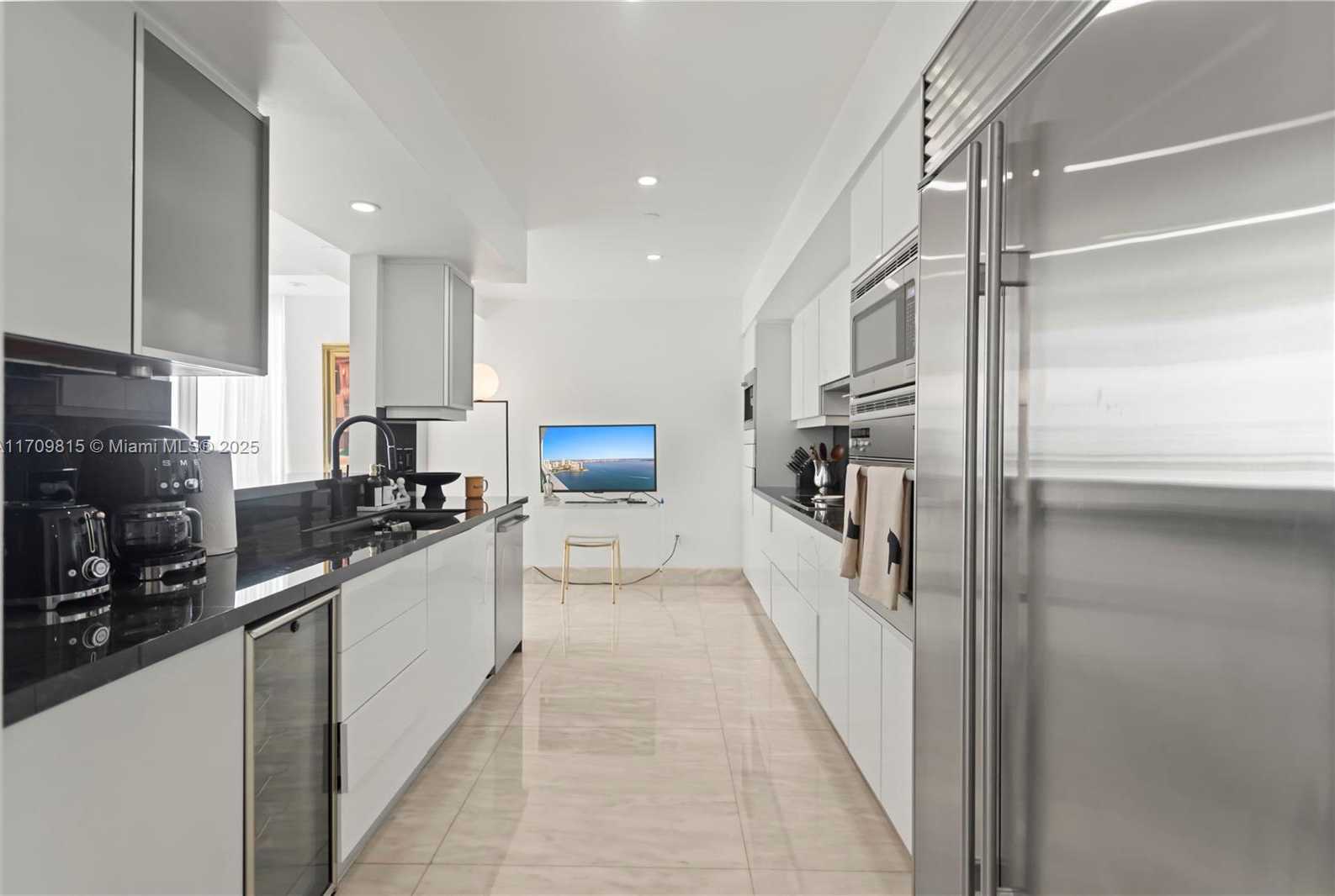 Small Image of 1331 BRICKELL BAY DR #1011, Miami Number 6