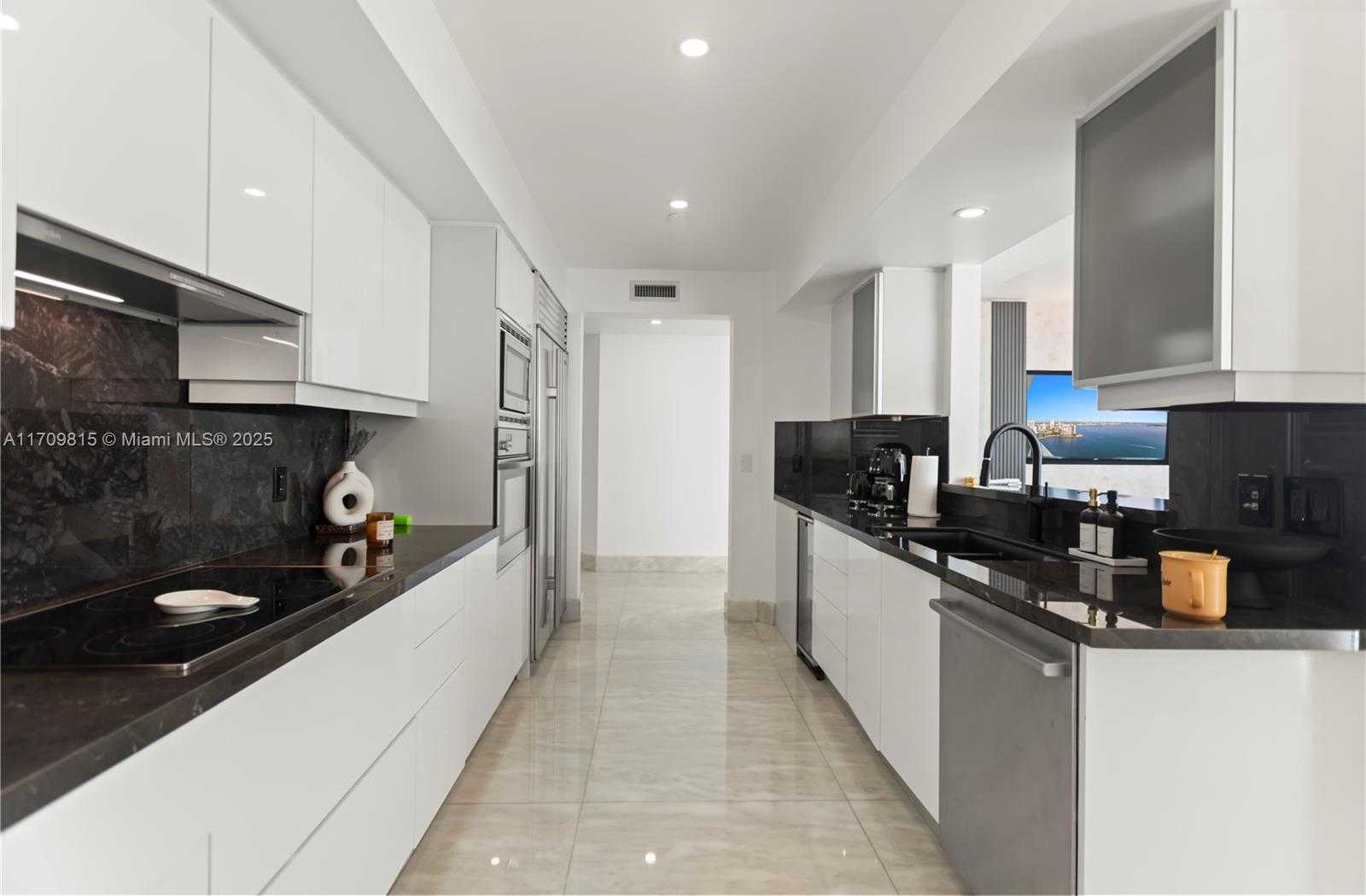 Small Image of 1331 BRICKELL BAY DR #1011, Miami Number 7
