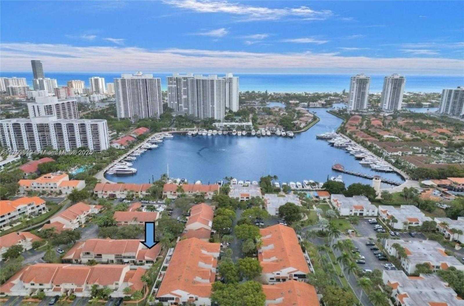 Small Image of 21150 JIB CT #J11, Aventura Number 2