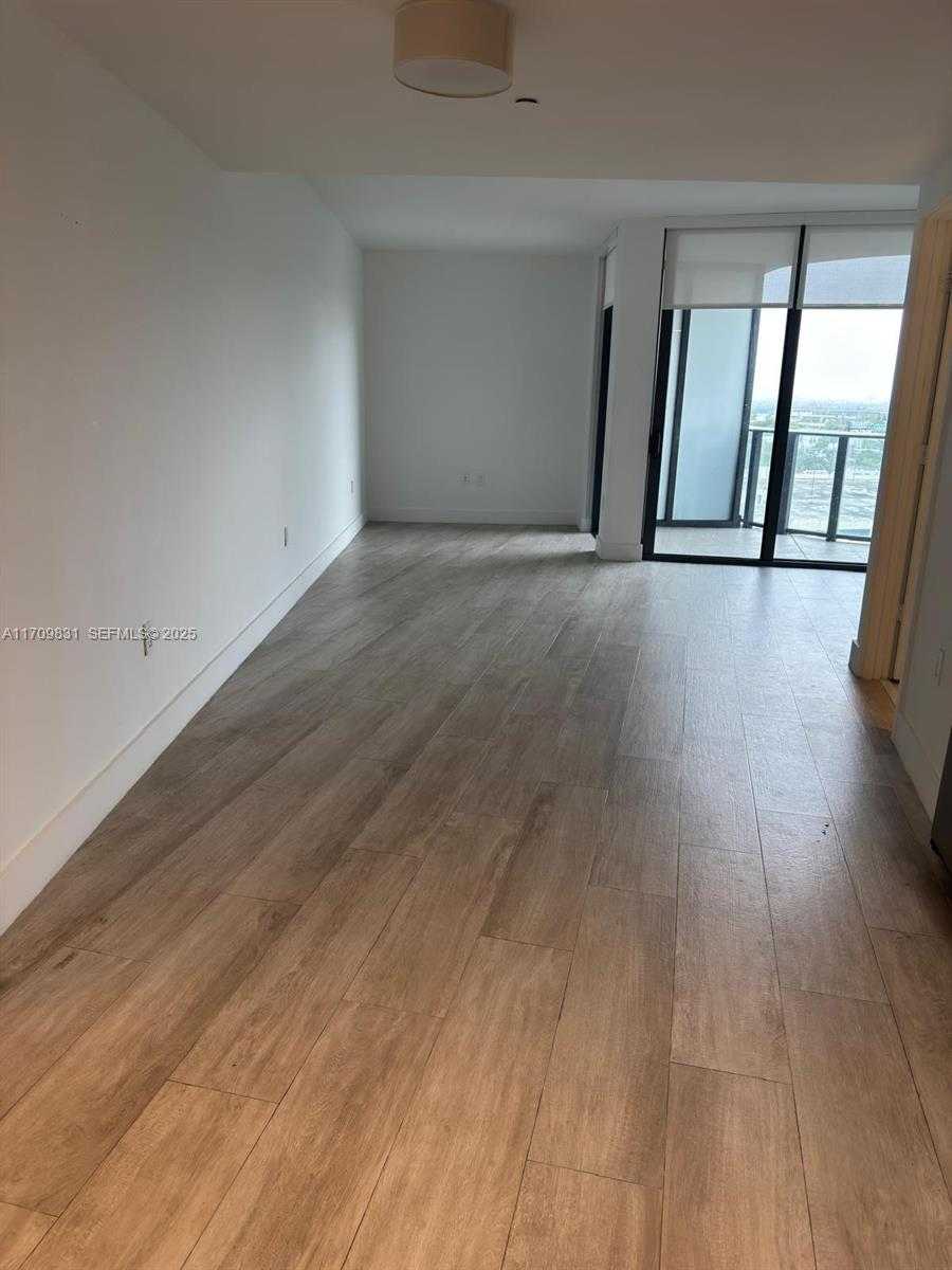 Imagen de Pequeño Objeto