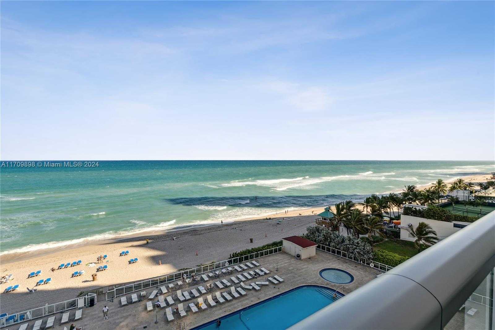 Small Image of 19201 COLLINS AVE #612, Sunny Isles Beach Number 4