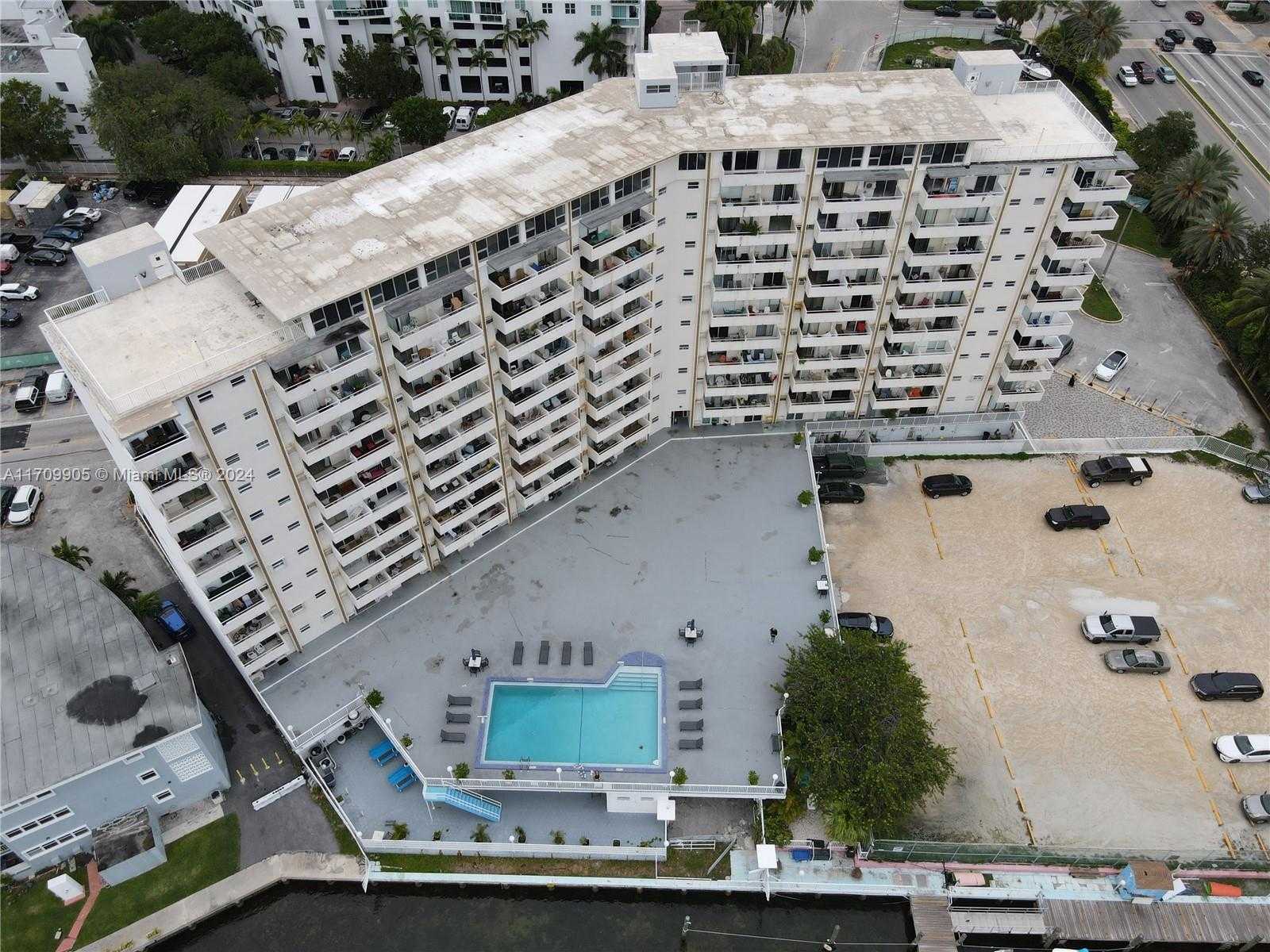 Small Image of 7904 #215, North Bay Village Number 12