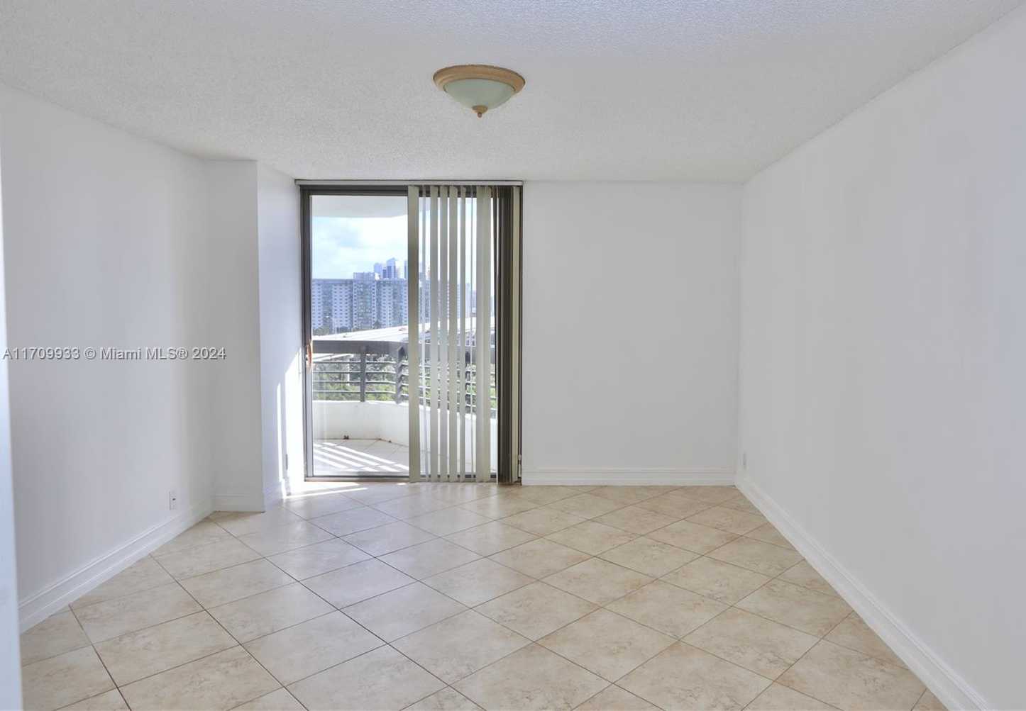 Small Image of 3500 MYSTIC POINTE DR #1207, Aventura Number 15