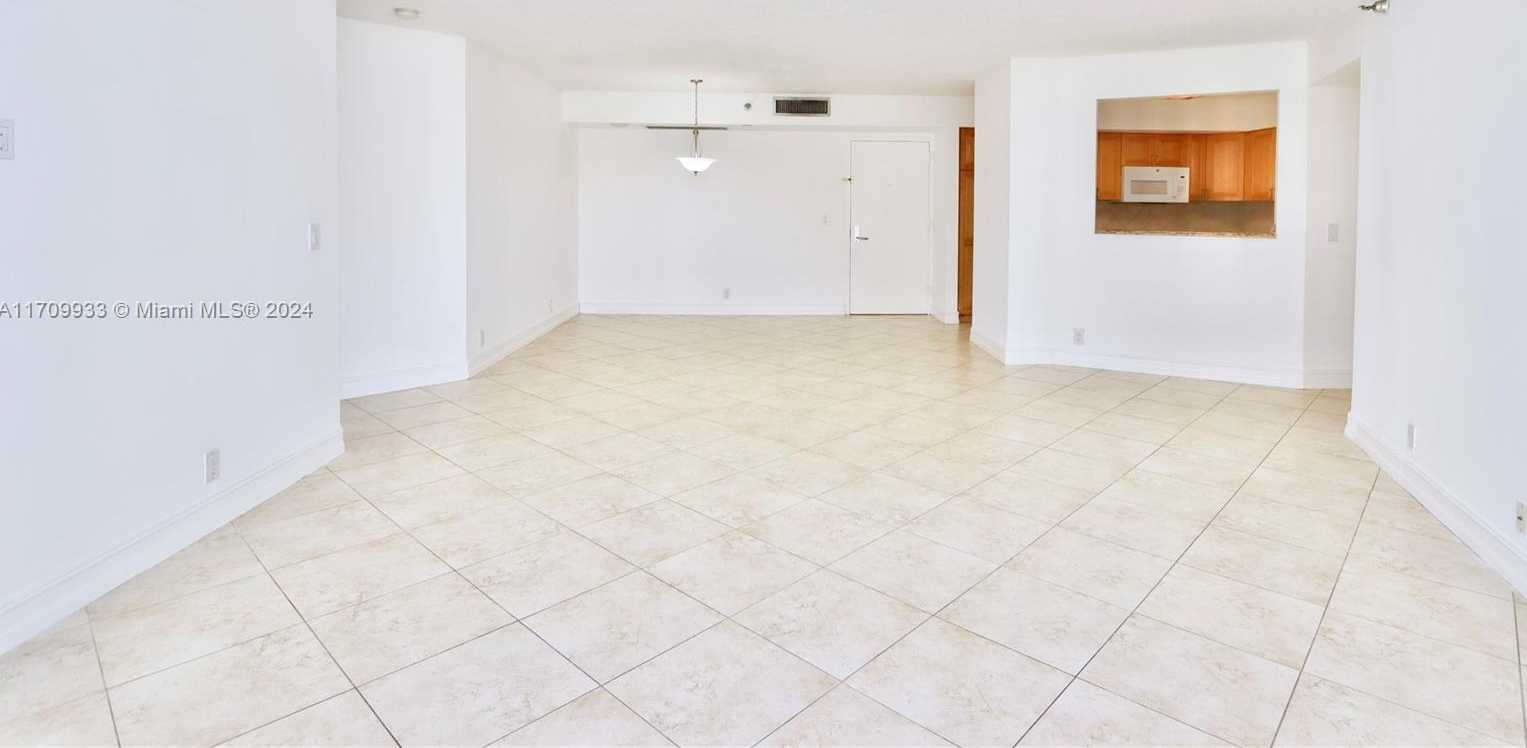 Small Image of 3500 MYSTIC POINTE DR #1207, Aventura Number 2