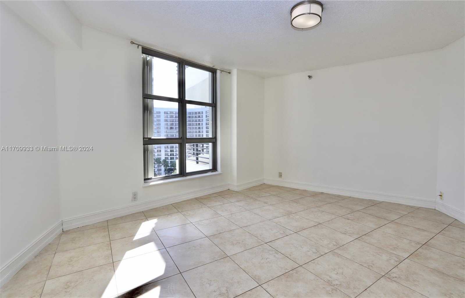 Small Image of 3500 MYSTIC POINTE DR #1207, Aventura Number 20