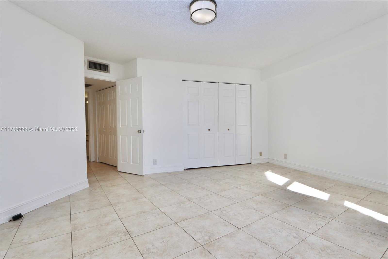 Small Image of 3500 MYSTIC POINTE DR #1207, Aventura Number 21