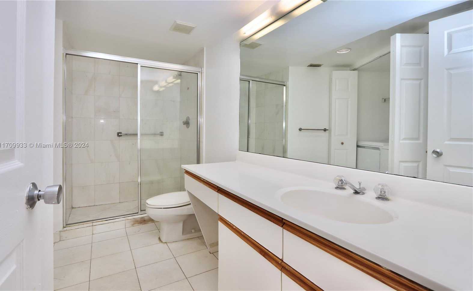 Small Image of 3500 MYSTIC POINTE DR #1207, Aventura Number 23