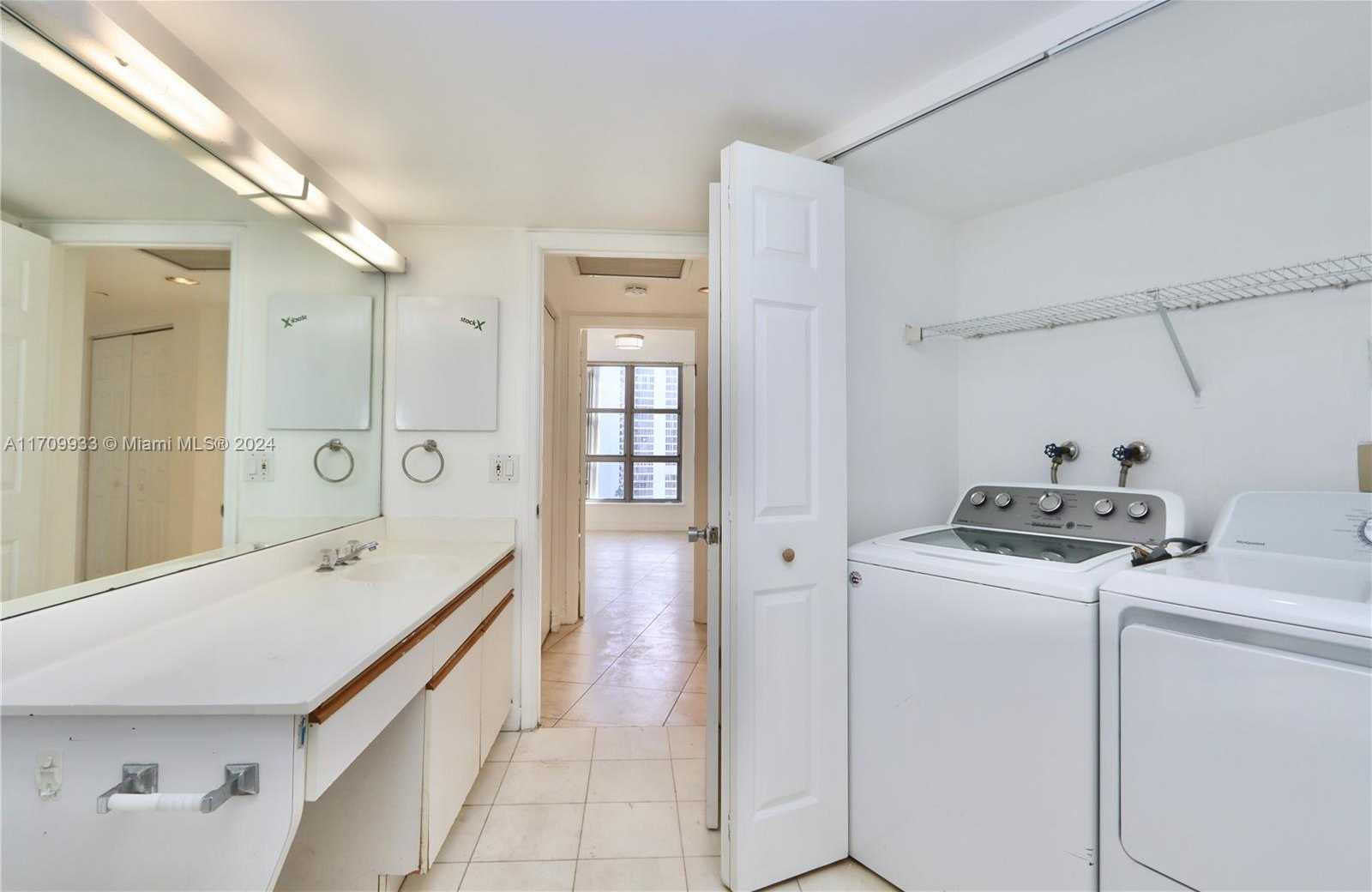 Small Image of 3500 MYSTIC POINTE DR #1207, Aventura Number 25
