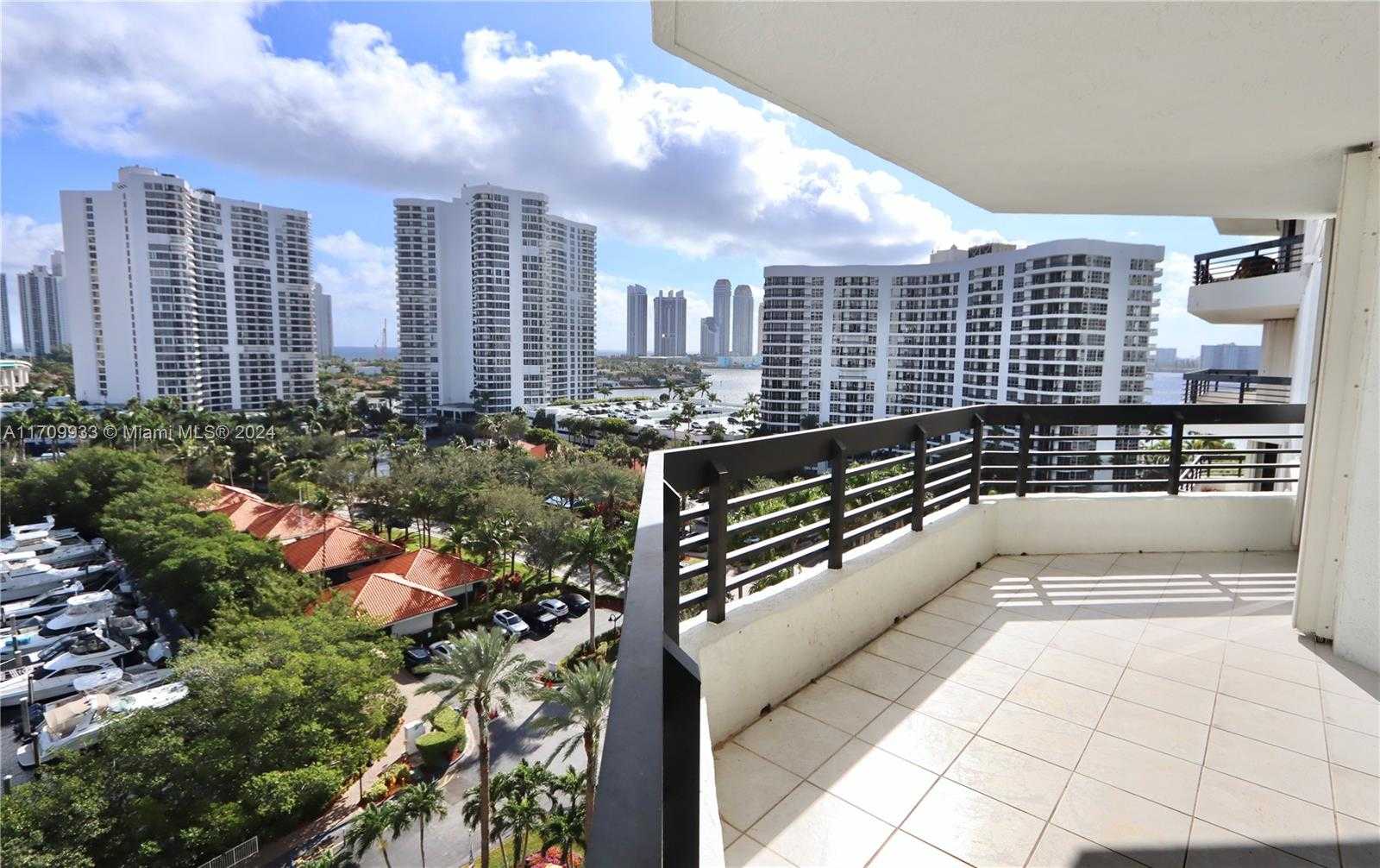 Small Image of 3500 MYSTIC POINTE DR #1207, Aventura Number 30