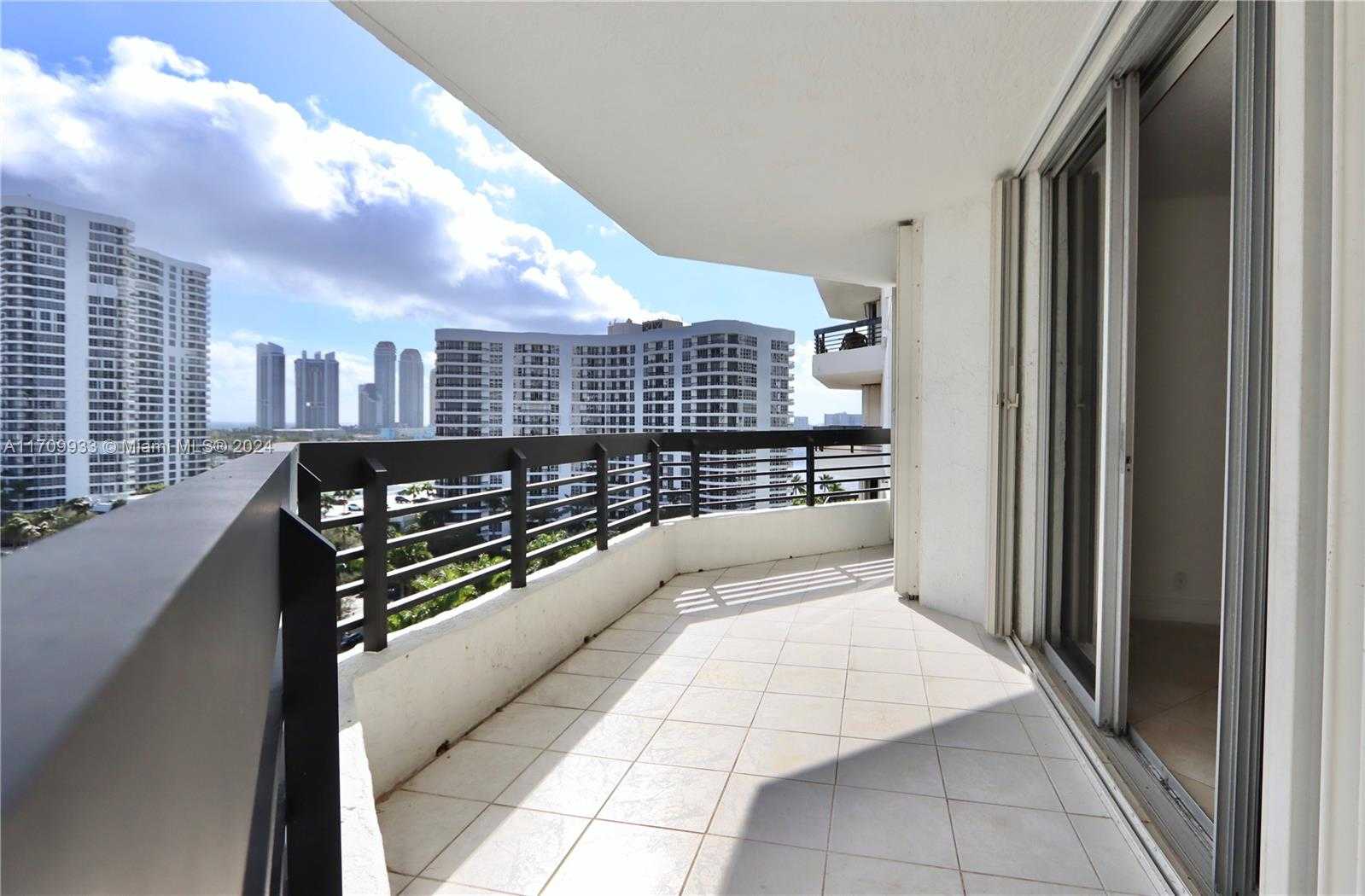Small Image of 3500 MYSTIC POINTE DR #1207, Aventura Number 34