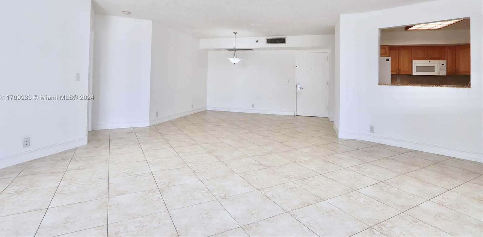 Small Image of 3500 MYSTIC POINTE DR #1207, Aventura Number 5