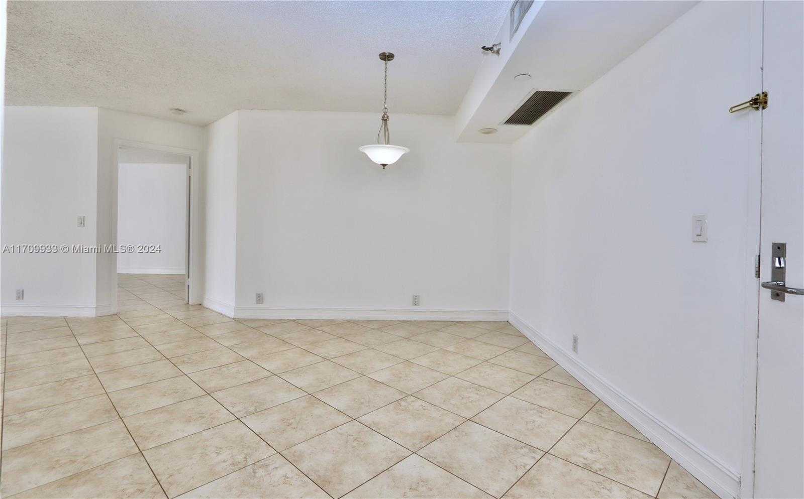 Small Image of 3500 MYSTIC POINTE DR #1207, Aventura Number 6