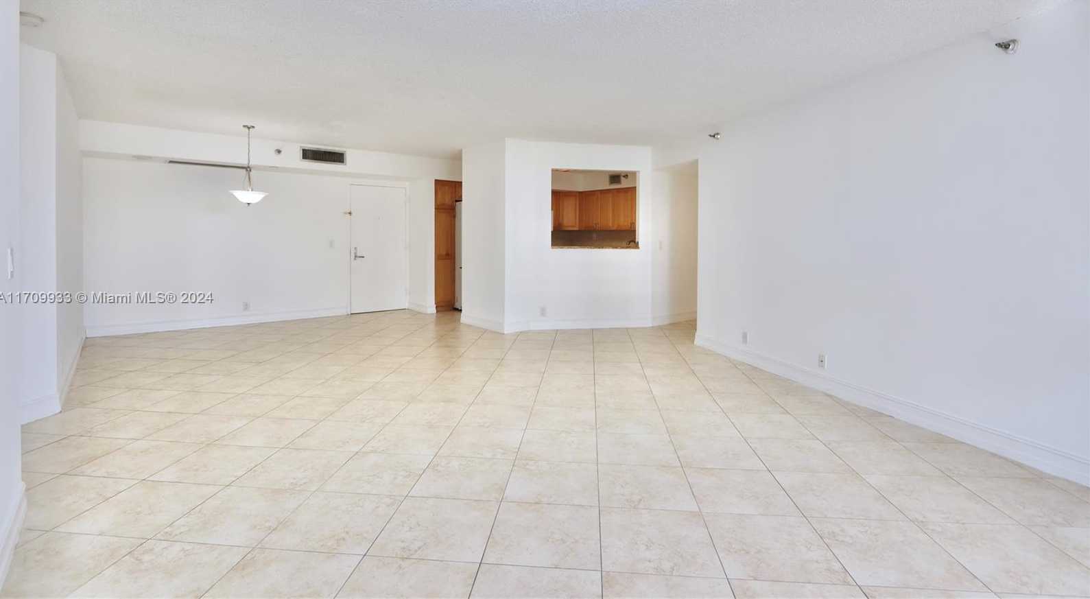 Small Image of 3500 MYSTIC POINTE DR #1207, Aventura Number 7