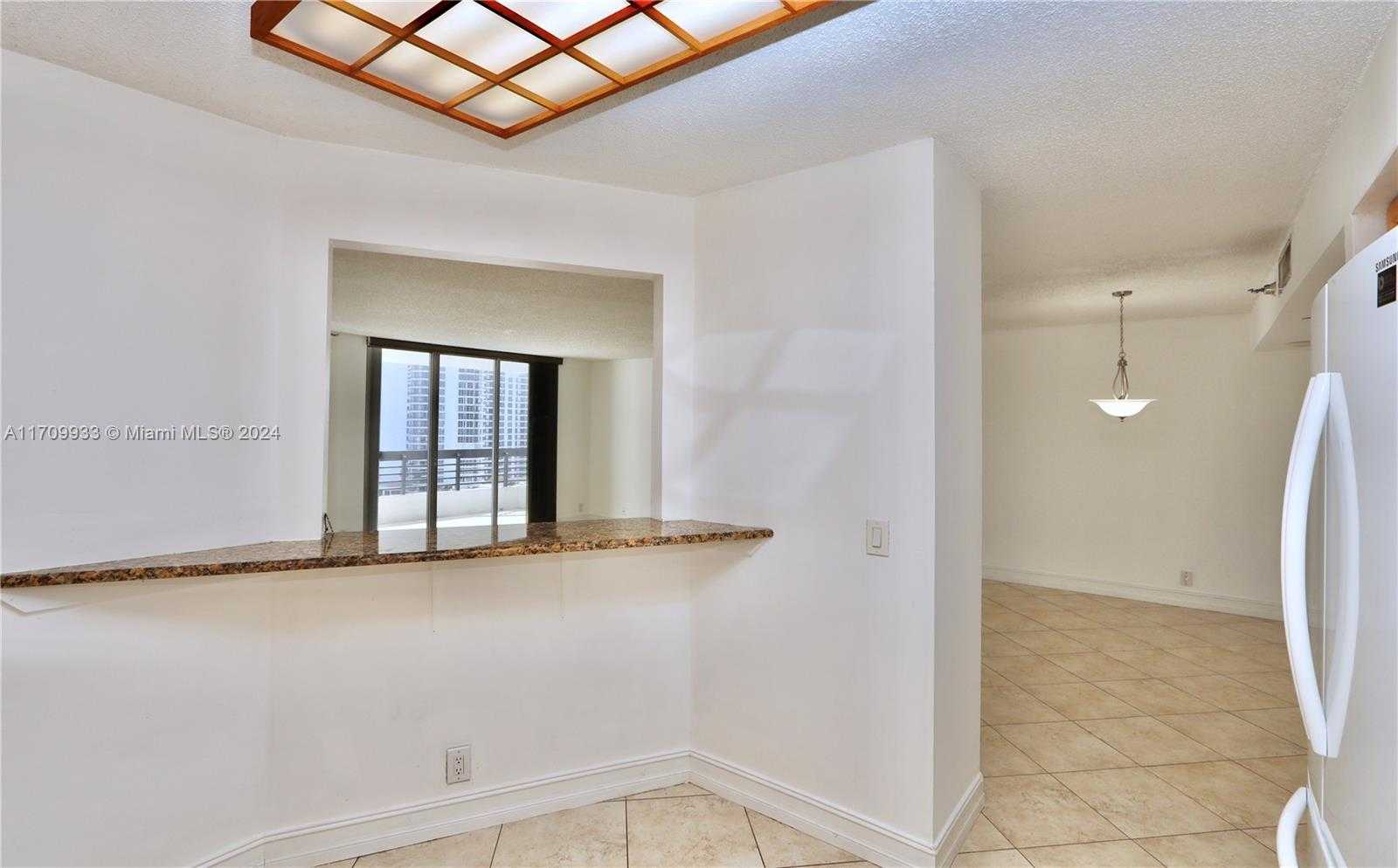 Small Image of 3500 MYSTIC POINTE DR #1207, Aventura Number 8