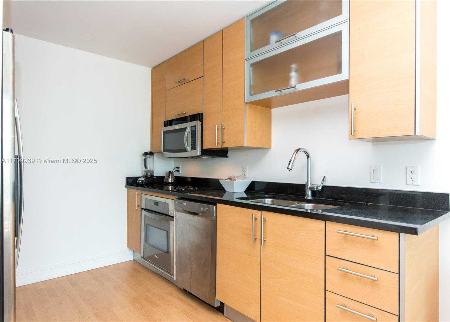 Small Image of 60 SOUTH WEST 13TH ST #3805, Miami Number 4