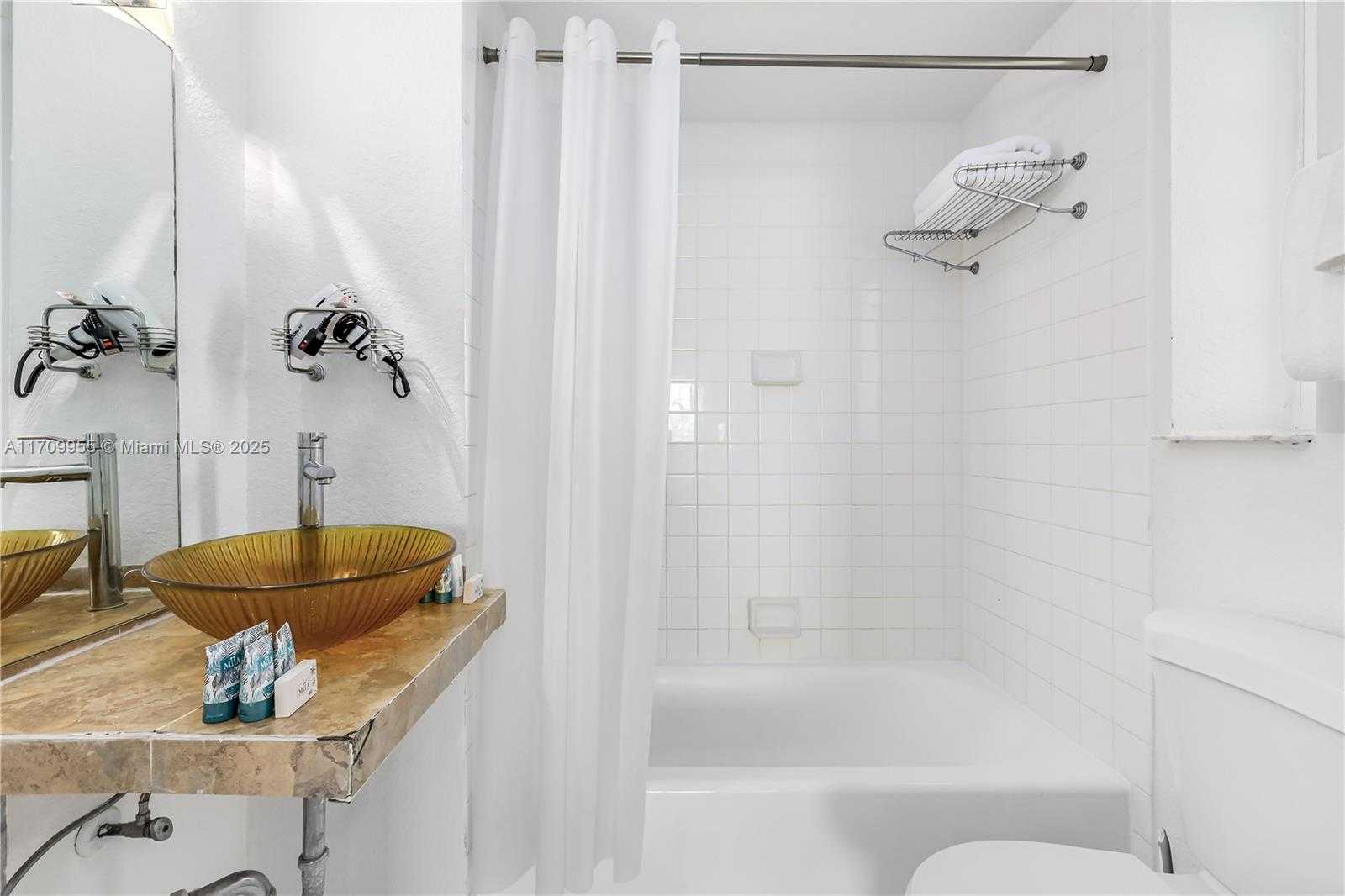 Small Image of 4130 COLLINS AVE #703, Miami Beach Number 6