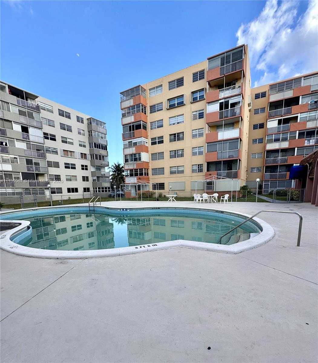 Small Image of 16400 NORTH EAST 17TH AVE #707, North Miami Beach Number 6