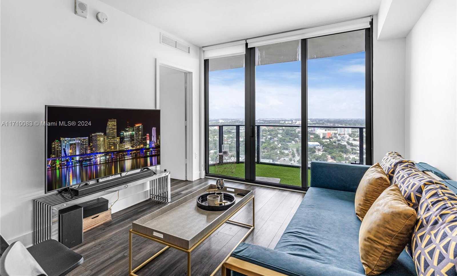Small Image of 121 NORTH EAST 34TH ST #2810, Miami Number 3