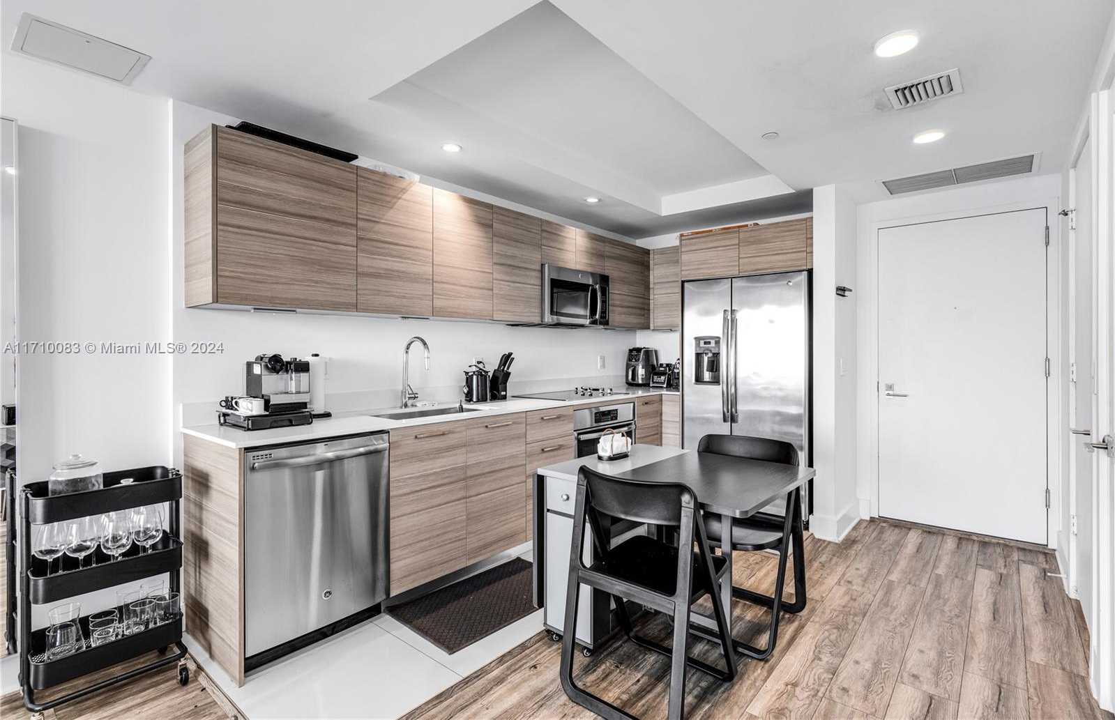 Small Image of 121 NORTH EAST 34TH ST #2810, Miami Number 4